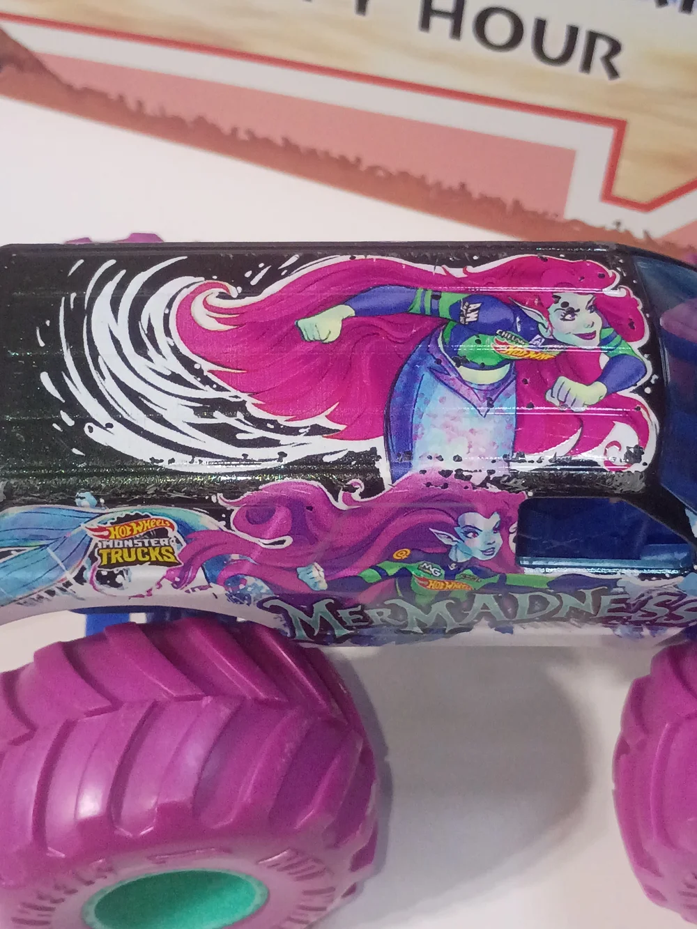 Hot Wheels Monster Jam Mermadness Mermaid Monster Truck 1/24 Scale